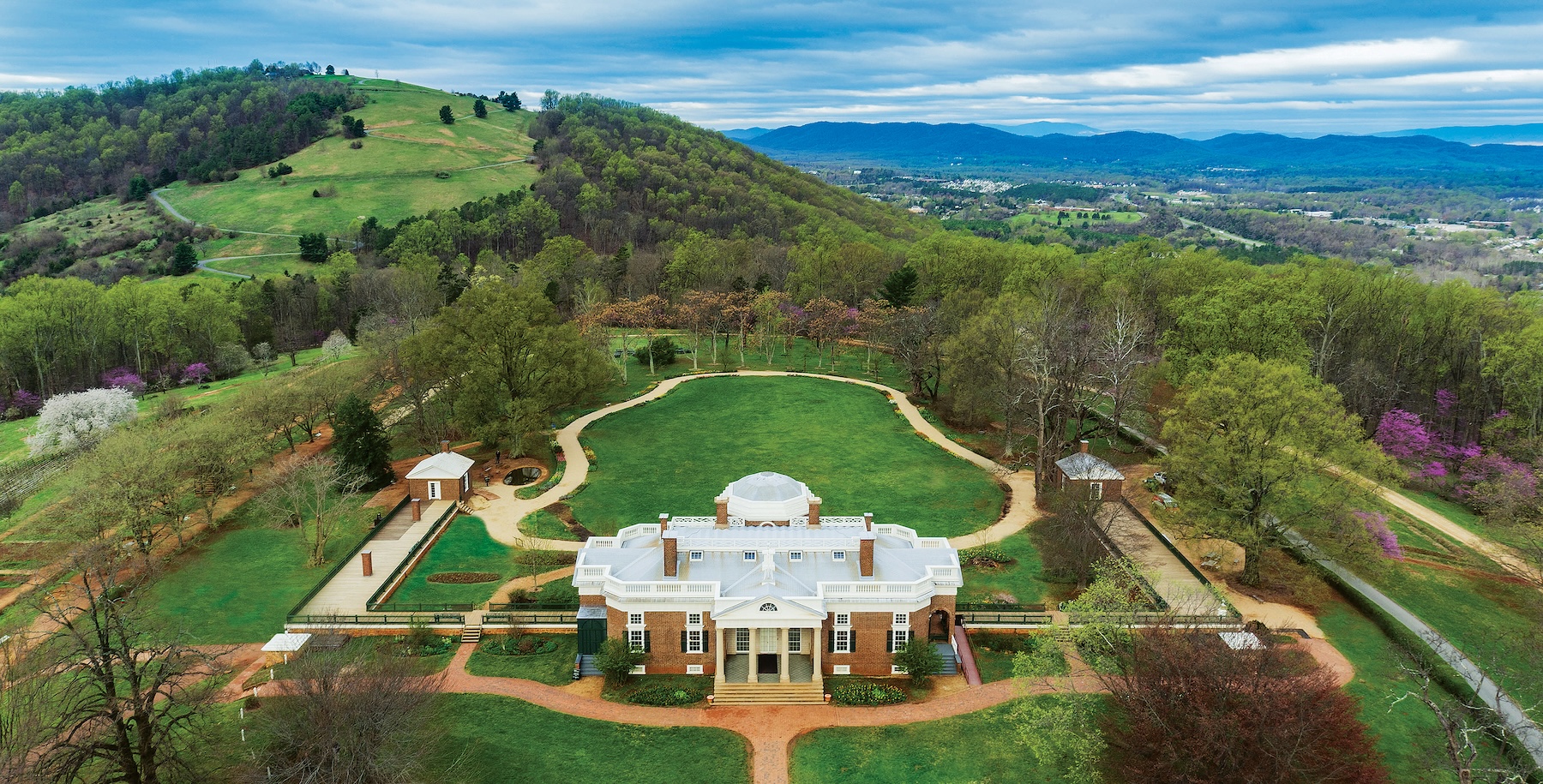 An aerial view of Jefferson's Monticello estate