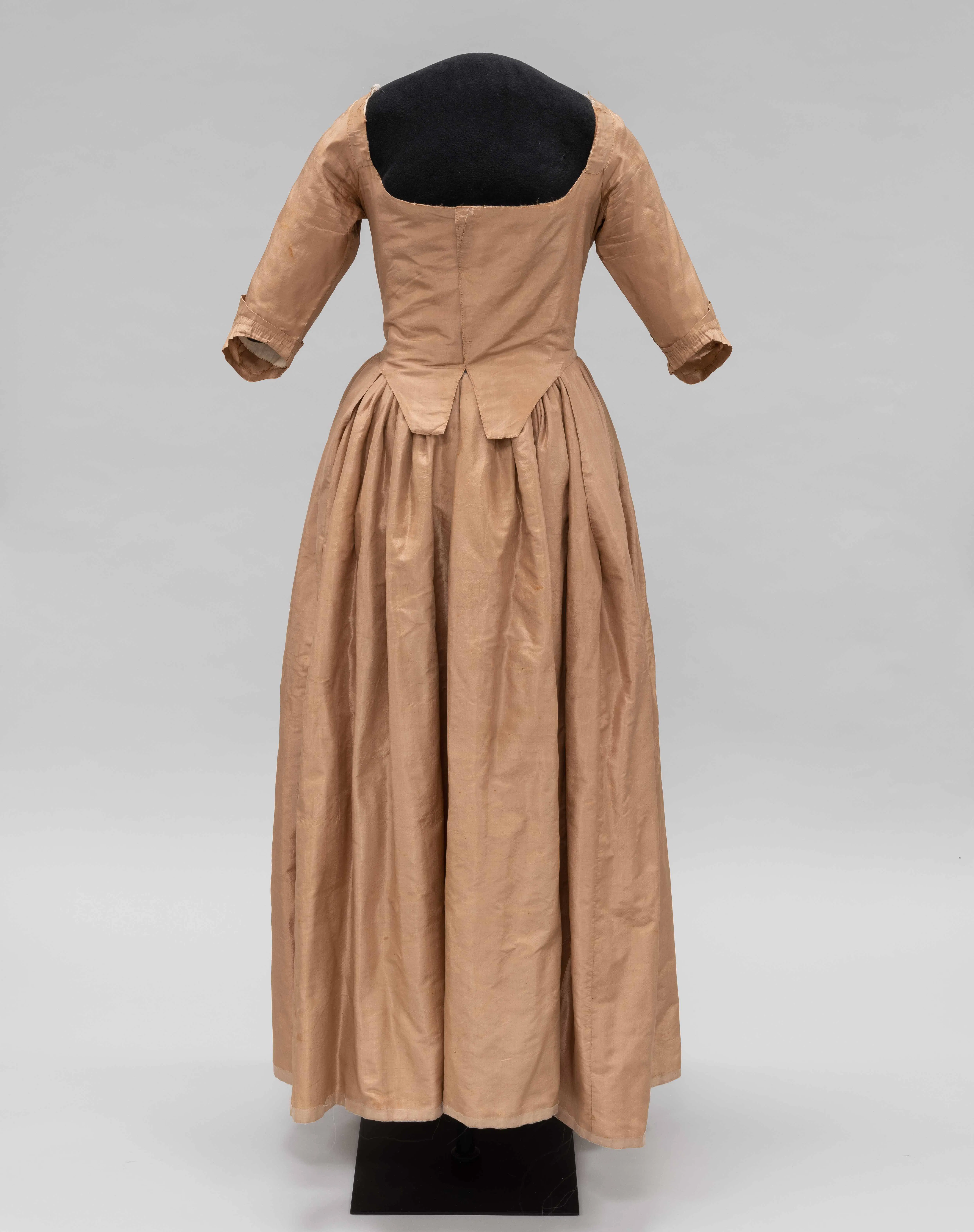 Photo of a round gown.