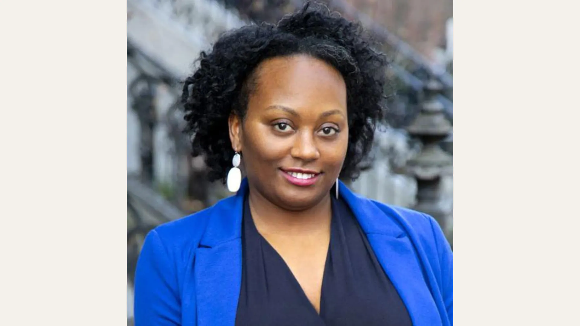 Kerri Greenidge Headshot