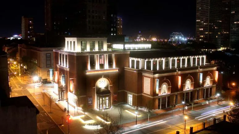 Photo of the Museum at night