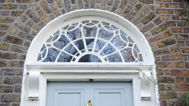 Image 102220 Fanlight Blue Door Fanlight Mountpleasant Sq